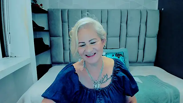 scarlethoot_ - ScarletHoot_'s free webcam