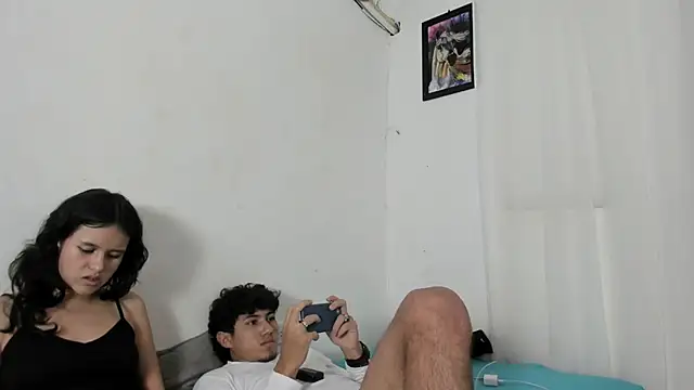 laura_and_kevin - Laura_and_Kevin's free webcam - UK Sex Cams