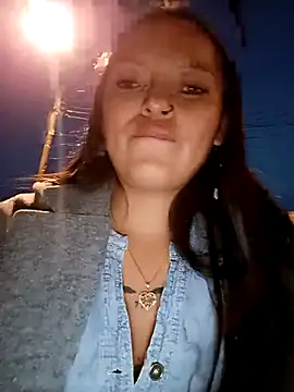 Webcam Model (LunaHot_777)  is live.Free join now!