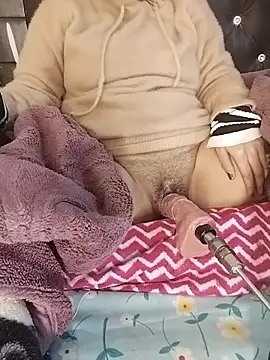 Webcam Model (RooseWater)  is live.Free join now!