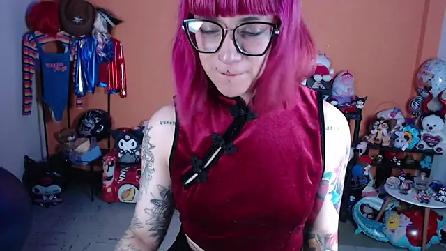 missmiia2 - MissMiia2's free webcam - UK Sex Cams