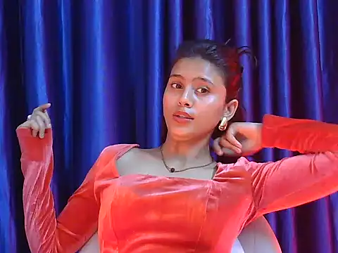 piyyuu (F teen) - Boobs show