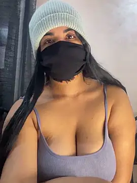 Nabila-hanouna webcam