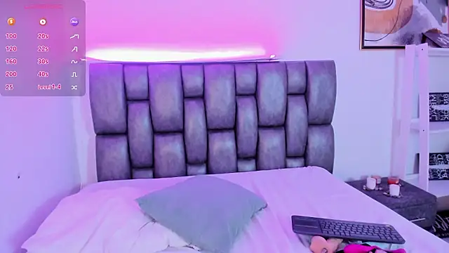 Caroline_Millerr webcam