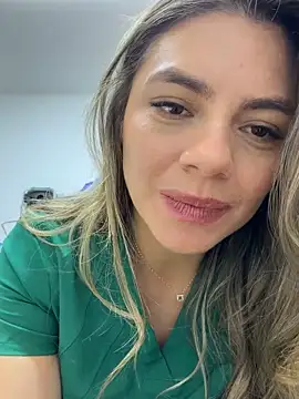 alicee16 (Ask my age) - dildo in my pussy under the desk