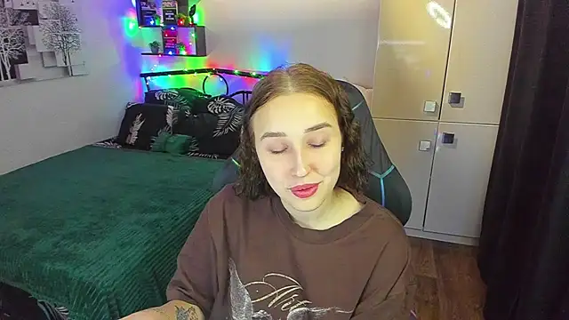 CrazyBitchInLace webcam