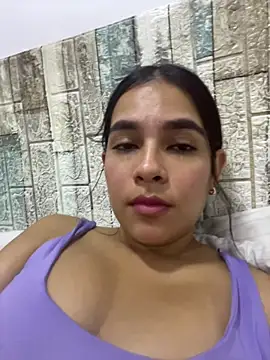 Webcam Model (Valery_lux16)  is live.Free join now!