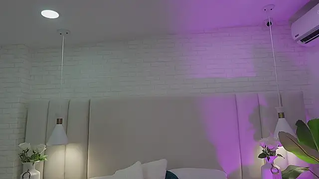 nina_gb - Nina_gb's free webcam - UK Sex Cams