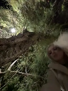 alyssafoxx_ - AlyssaFoxx_'s free webcam - UK Sex Cams