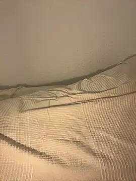 krizzly666 - Krizzly666's free webcam - UK Sex Cams