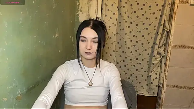 EstherKiester webcam