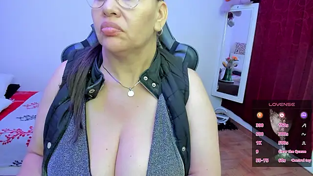 esmeralda_milf webcam