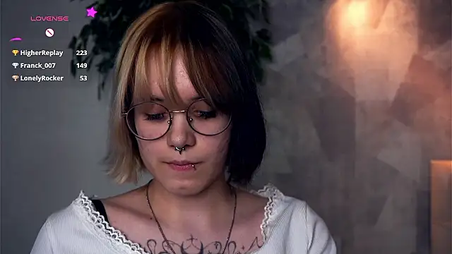 kellepourier - KellePourier's free webcam