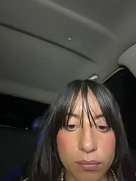 Webcam Model (Mia_fiire)  is live.Free join now!