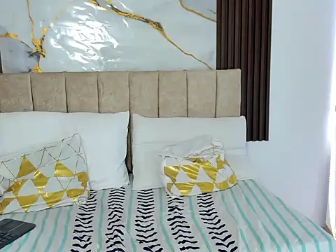 atenis_thompson - Atenis_thompson's free webcam - UK Sex Cams