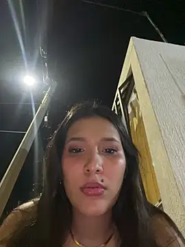 Webcam Model (IsabellaJoness_)  is live.Free join now!