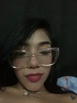 Webcam Model (ElaRose_12)  is live.Free join now!