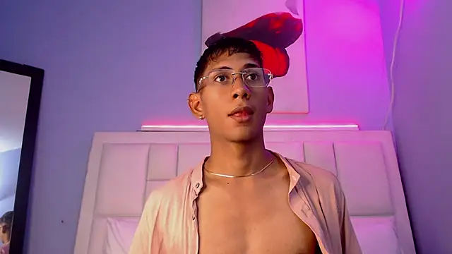 nick_collins18 - Nick_Collins18's free webcam - UK Sex Cams