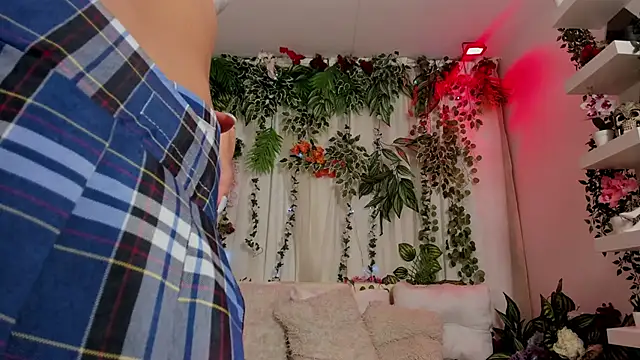 little_xioo_ - Little_xioo_'s free webcam - UK Sex Cams