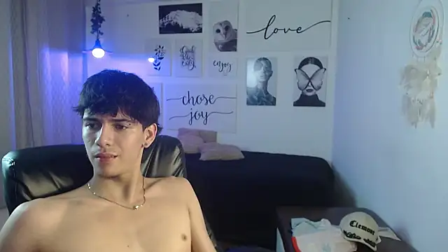 amethystshadow17 (M twink) - show ass