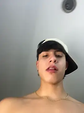 lander_cruz (M twink) - oil chest