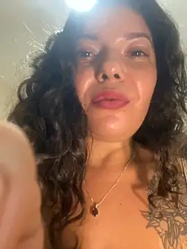 mari_valda2 (F young) - Óleo nos seios