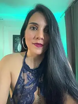 Webcam Model (Miaswwe)  is live.Free join now!