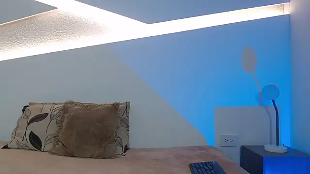 mary_rous (F young) - Pussy closely + finger