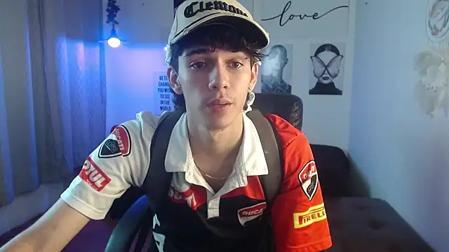 amethystshadow17 (M twink) - show ass