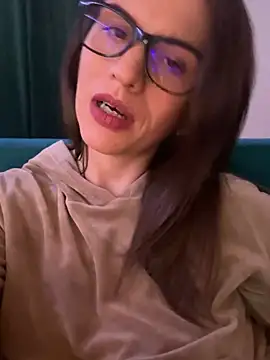 Webcam Model (ScarlettNoirr)  is live.Free join now!