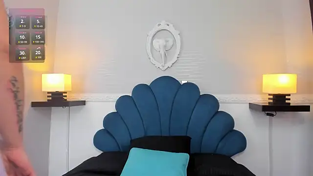 suzziesweet (F young) - Big Juicy tits nude and bouncing