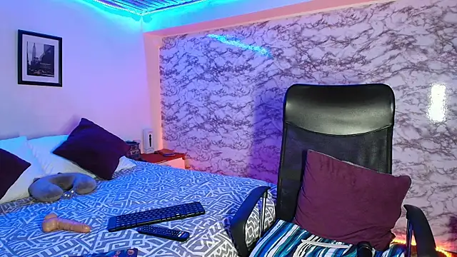 camila_iroose - Camila_IRoose's free webcam - UK Sex Cams