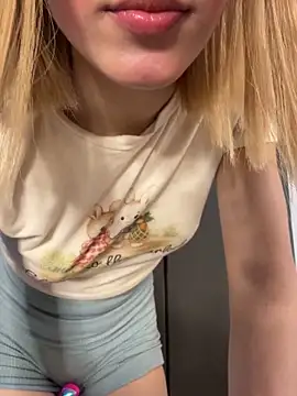 SweetBunnyGF Live Webcam on Stripchat