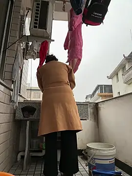 美女daaqnn在线直播