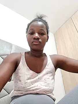 Webcam Model (kharoll)  is live.Free join now!