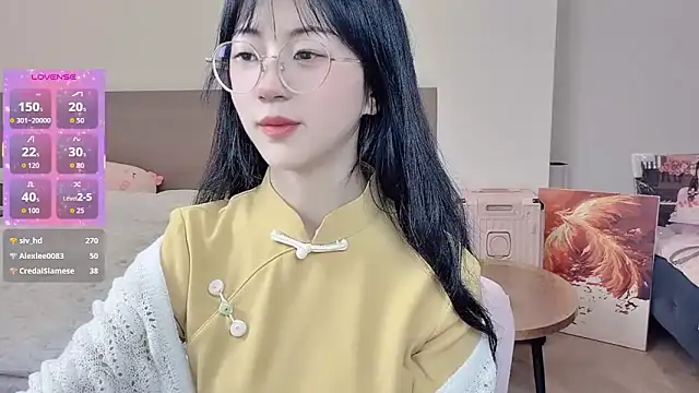 美女-ruoruo-在线直播