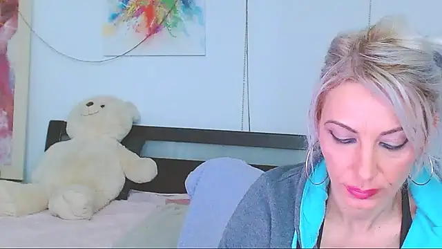 honeylara - HoneyLara's free webcam - UK Sex Cams