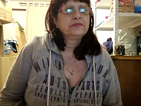 samantha_squirt@xh (Ask my age) - Show Big Soft Boobs / Arata Sanii mari