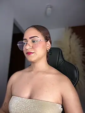 Webcam Model (gretta_kler1)  is live.Free join now!