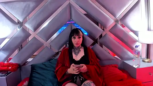 ravenna666_ - Ravenna666_'s free webcam - UK Sex Cams