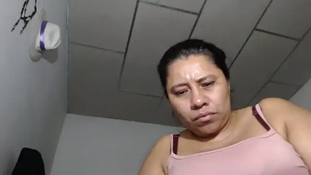 adrixxx38 - Adrixxx38's free webcam - UK Sex Cams