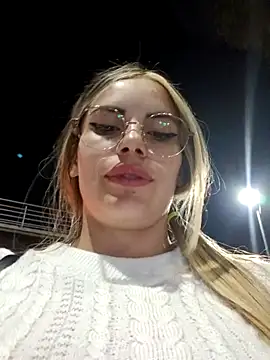 cata_city1106 (F young) - Play dildo public