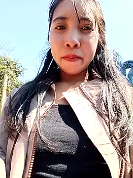 emaame68 - Emaame68's free webcam