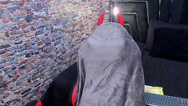 wild_firee_ - WILD_FIREE_'s free webcam