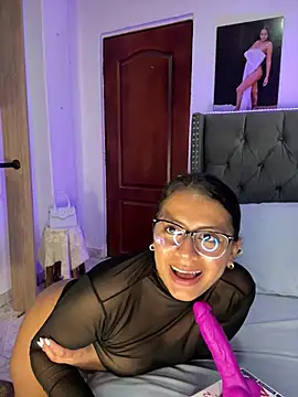 Webcam Model (ema_zoe)  is live.Free join now!