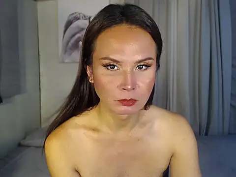 holly_bitch - Holly_bitch's free webcam - UK Sex Cams