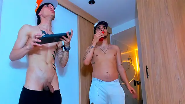 thebatmansion (Ask my age) - 🔥❤️OMGG YESS 🔥❤️ SO HOT