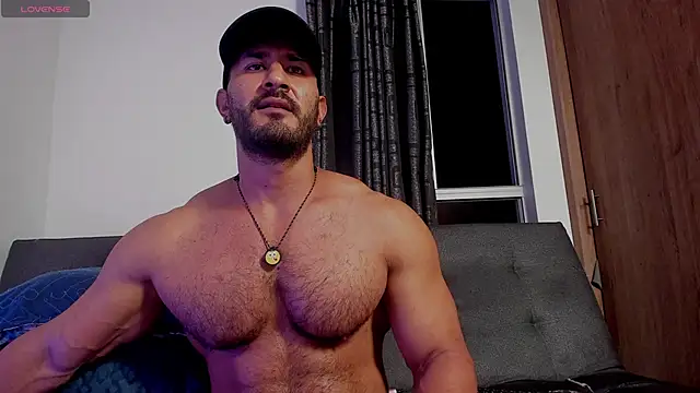 curt_xxx (M young) - naked