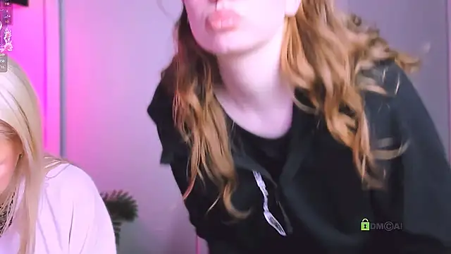 alexa_bonni (G teen) - play boobs in a bra