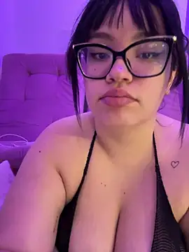 Webcam Model (Emily_Taylor2)  is live.Free join now!